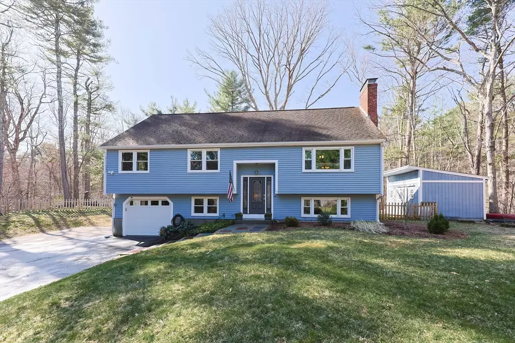 Plainville, MA 02762,10 Horseshoe Dr.