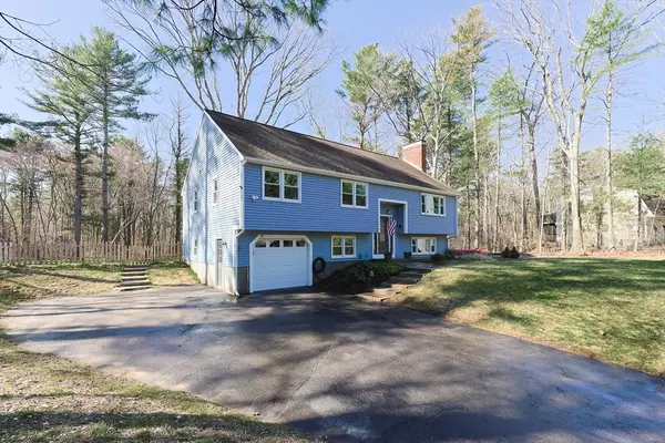 Plainville, MA 02762,10 Horseshoe Dr.