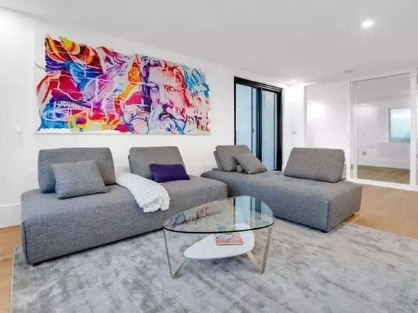 Boston, MA 02110,65 East India Row #Penthouse B