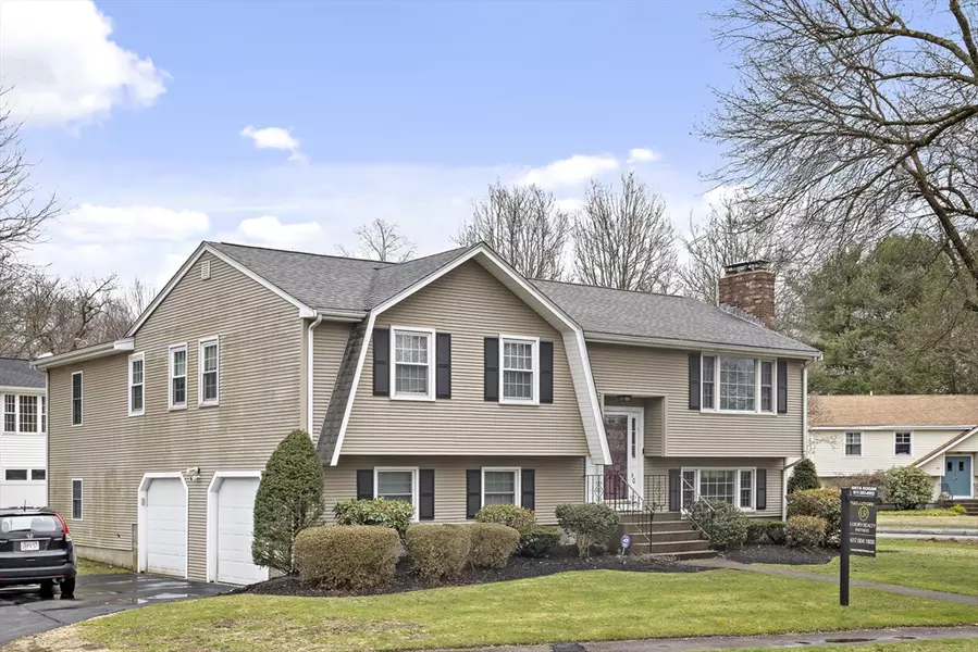 40 Brewster Dr, Needham, MA 02492