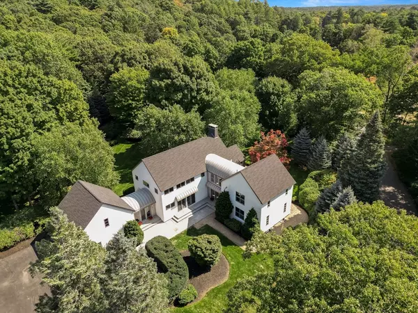 130 Meyer Rd, Hamilton, MA 01982