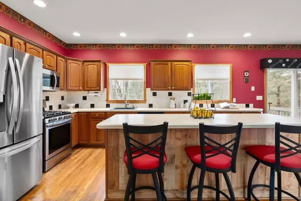 Stoughton, MA 02072,26 Thompson Ct