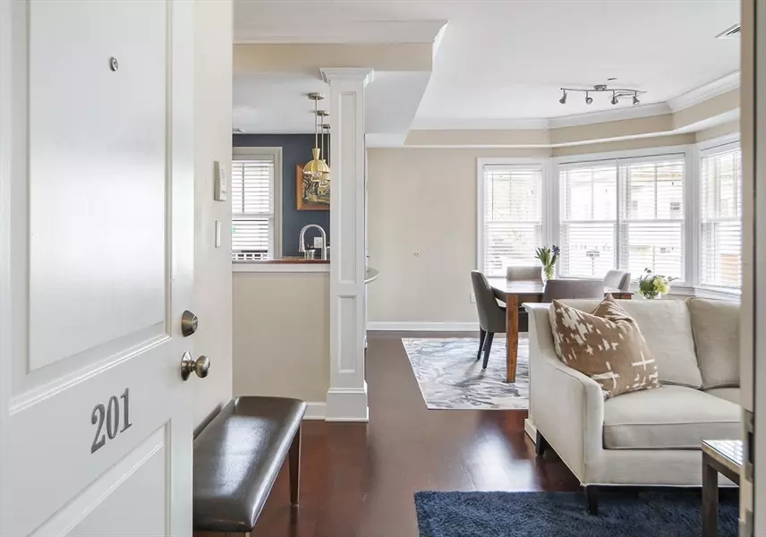 111 Green St #201, Boston, MA 02130