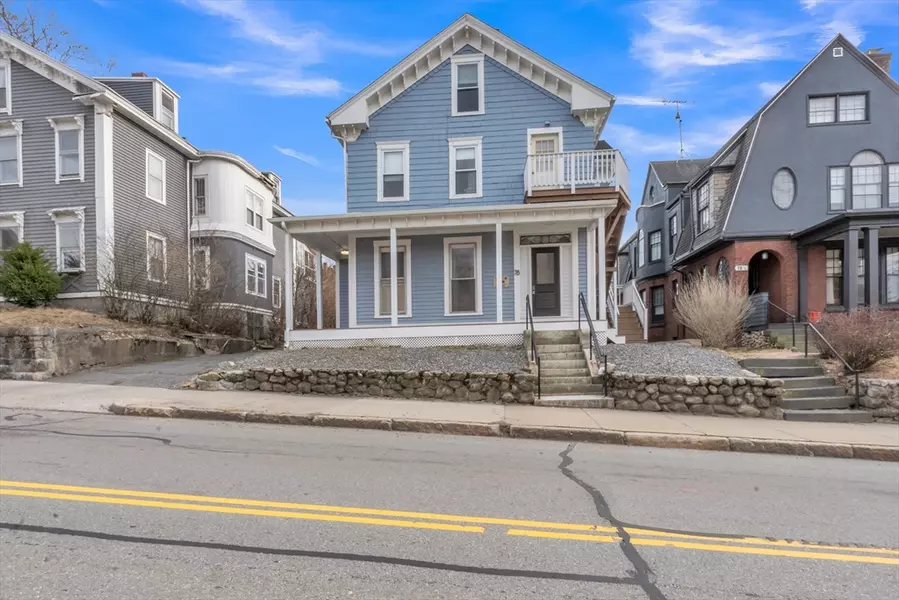 78 Elm St, Worcester, MA 01609