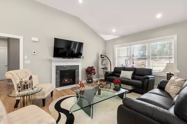 Belchertown, MA 01007,17 Sunny Crest Ln