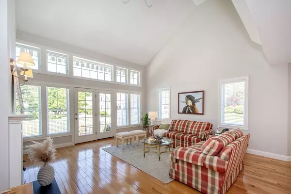 15 Maple Ln #15, Marshfield, MA 02050