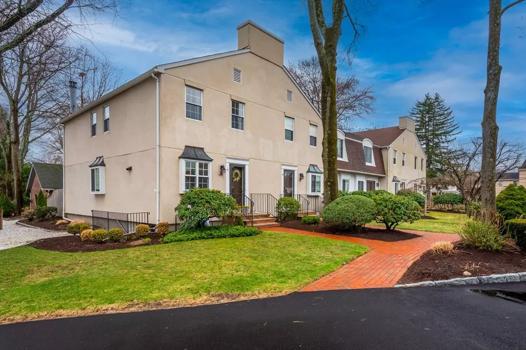 Needham, MA 02492,12 Denmark Lane #12