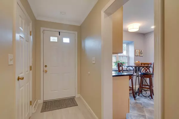 Needham, MA 02492,12 Denmark Lane #12