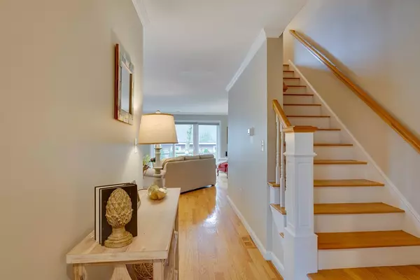 Needham, MA 02492,12 Denmark Lane #12