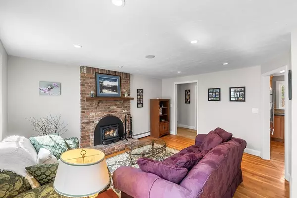 Upton, MA 01568,23 Warren St