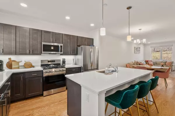 7 E Dexter Ave #4, Woburn, MA 01801