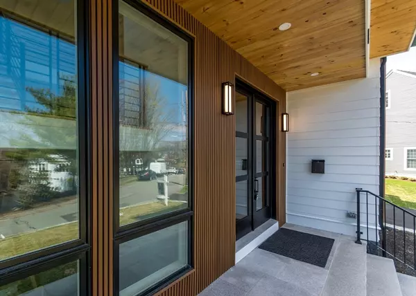 Needham, MA 02494,58 Woodbine Circle