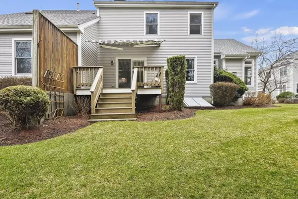 Norton, MA 02766,10 Country Circle #10