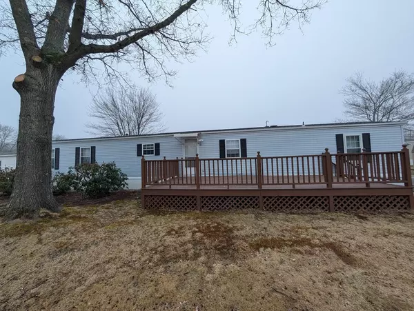 31 Seabreeze Drive, North Hampton, NH 03862