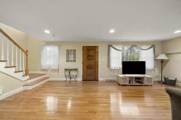 Norwell, MA 02061,164 Grove St