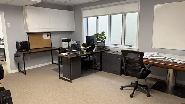 Barnstable, MA 02655,5 Parker Rd