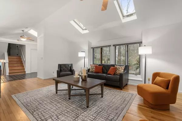 Sharon, MA 02067,37 Castle Drive