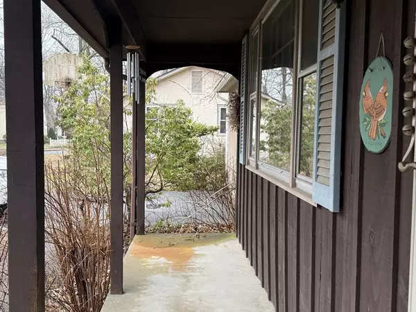 Agawam, MA 01030,85 Oak Lane