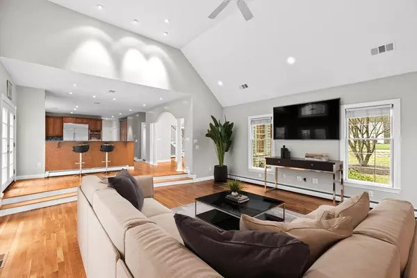 Bridgewater, MA 02324,2 Plumfield Ln.