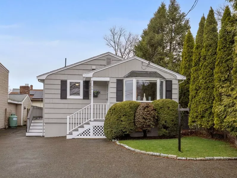 88 Lakeview Terrace, Waltham, MA 02451