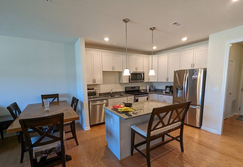 120 University Ave #2212, Westwood, MA 02090