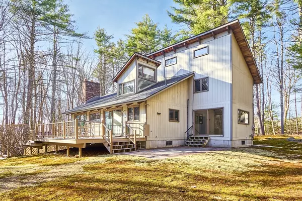 Petersham, MA 01366,22 Briggs Rd