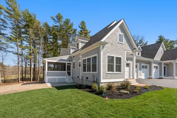 6 Golf Cottage Way, Mattapoisett, MA 02739