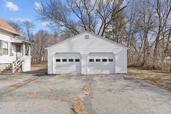 Methuen, MA 01844,29 Oak St