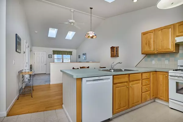 Northampton, MA 01060,48 Chapel St #H