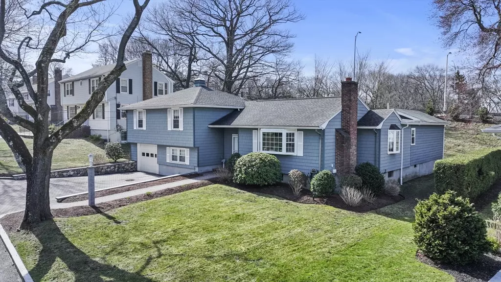 86 Hathaway Circle, Arlington, MA 02476