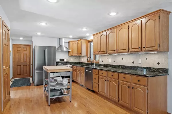 Westford, MA 01886,7 Little Bear Hill Road