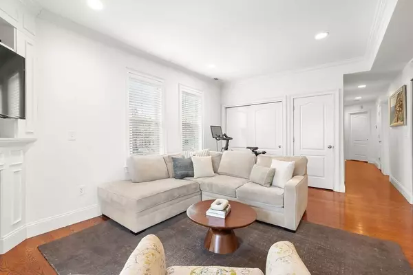 Boston, MA 02127,200 W 6th St #2