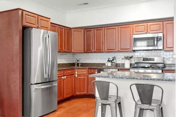 Boston, MA 02127,200 W 6th St #2