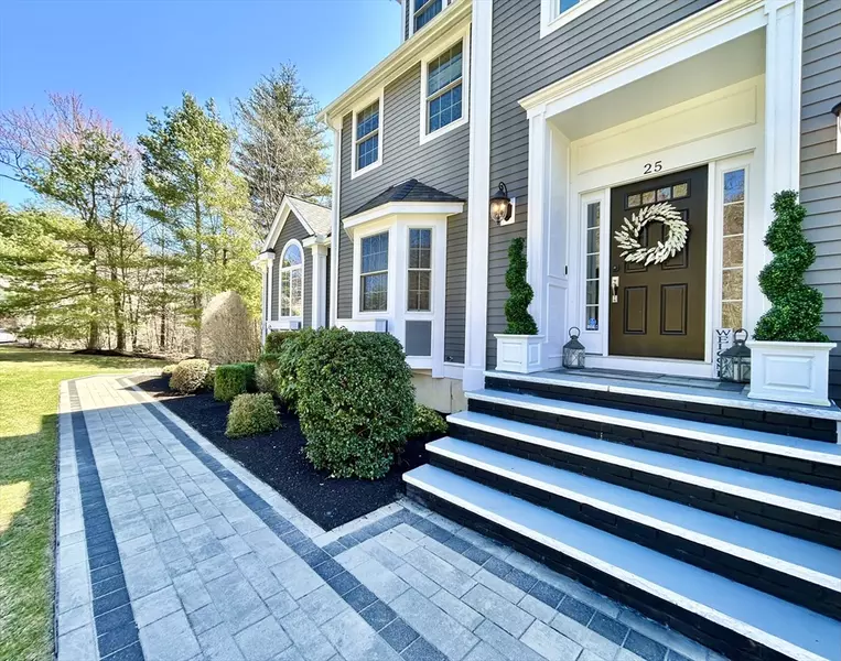 25 Stonebridge Rd, Groveland, MA 01834