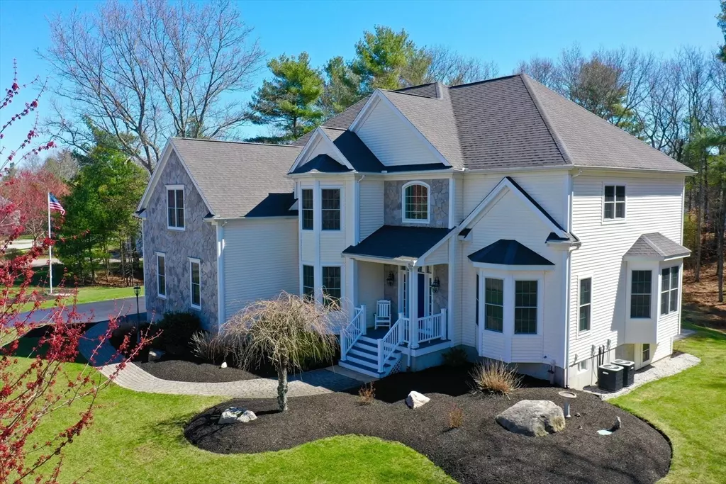 Franklin, MA 02038,8 Cotton Tail Lane
