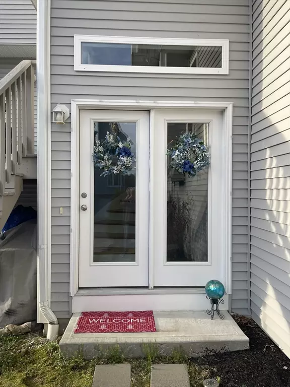 Bellingham, MA 02019,404 Old Bridge Ln #404