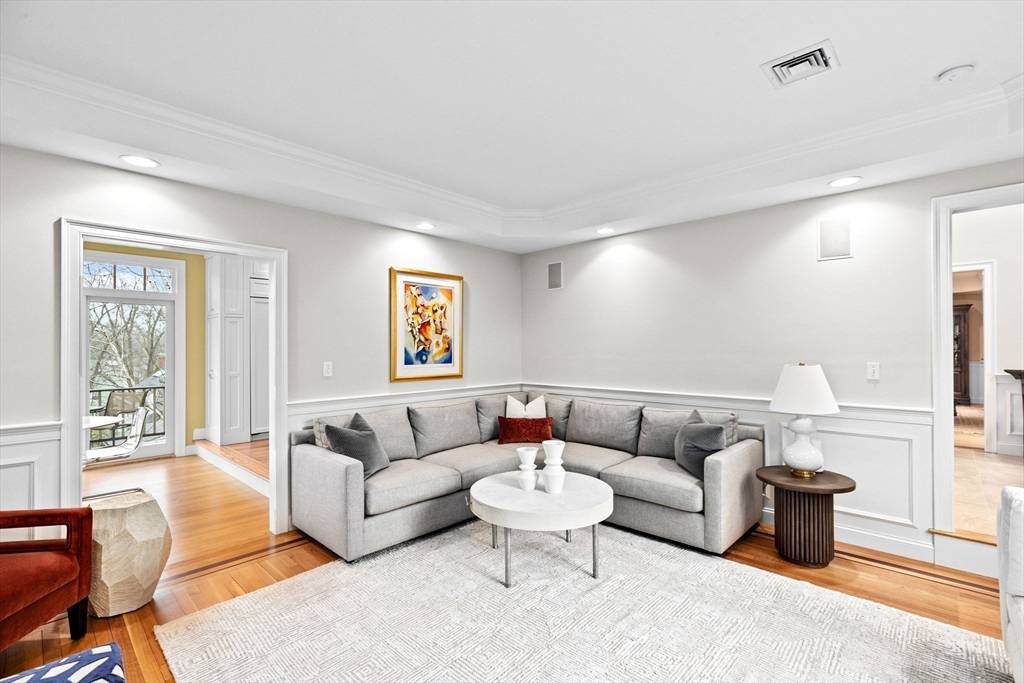 Newton, MA 02459,33 Sunhill Lane