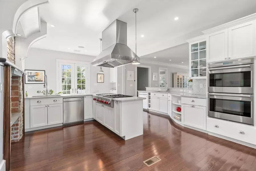 1 Edmunds Road, Wellesley, MA 02481