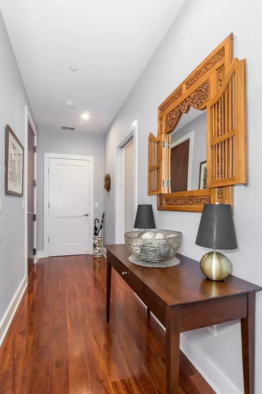 Natick, MA 01760,20 South Ave #108