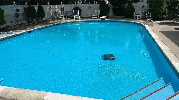 Wellesley, MA 02481,77 Arnold Rd