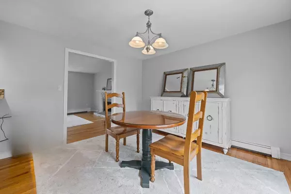 34 Spencer Dr Plymouth, MA 02360