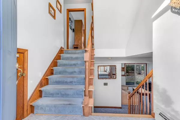 Walpole, MA 02081,11 Ridge Road