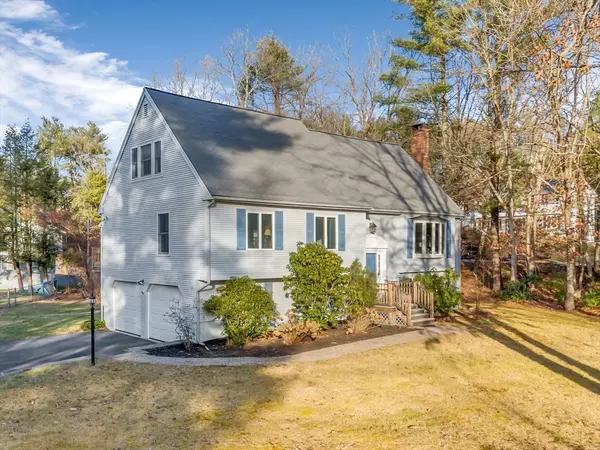 Walpole, MA 02081,11 Ridge Road