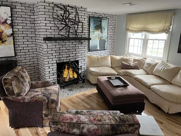 12 State Rd #4B, Plymouth, MA 02360