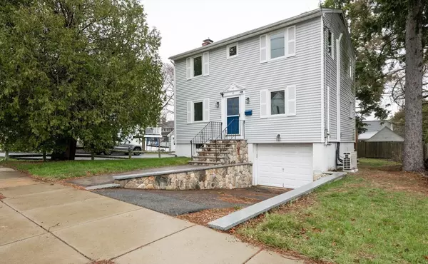 52 Broadway,  Stoneham,  MA 02180