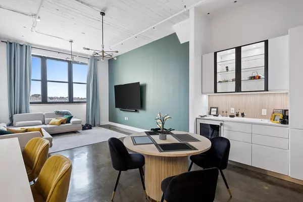 Boston, MA 02210,437 D Street #3D