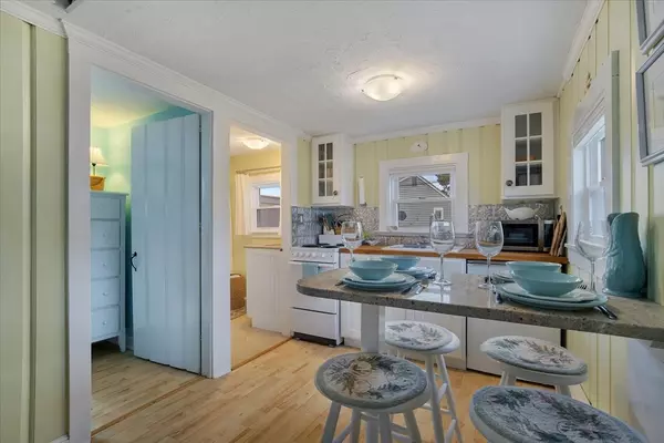 Dennis, MA 02639,109 Lower County Rd