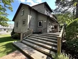 Marblehead, MA 01945,42 Locust St