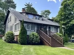Marblehead, MA 01945,42 Locust St