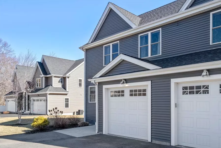 17 Torrey Ln #17, Holden, MA 01520